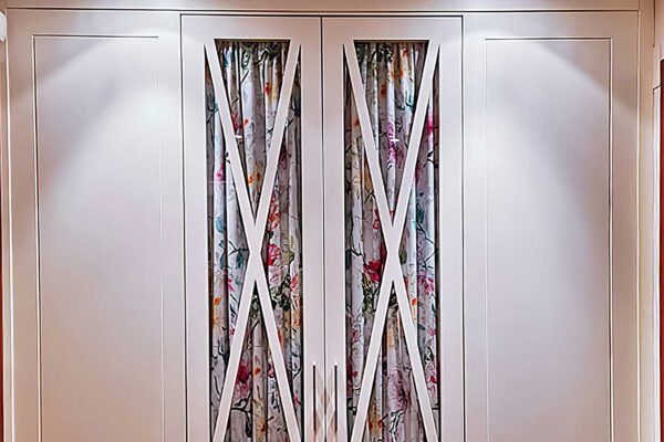armario-dm-laca-blanca-puertas-enmarcadas-1500x1130