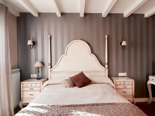 cama del dormitorio romántico
