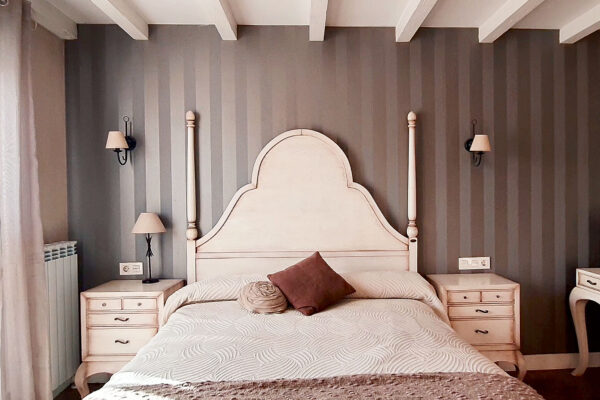 cama del dormitorio romántico